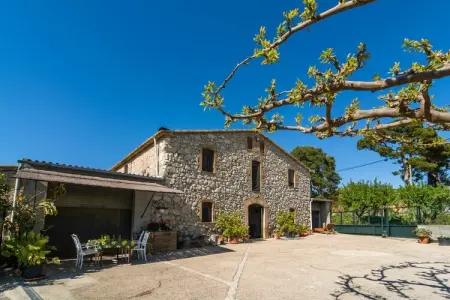 La Masia de Cal Badia, Luxueuse demeure en Catalogne avec jardin et vue panoramique - Photo 1