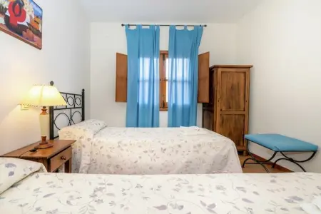 Casas Rurales Acebuche Picual, Retraite au bord du lac à Casas del Monte - Photo 10