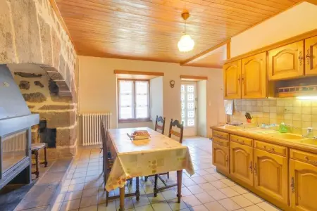 Maison près des volcans d'Auvergne, Nid familial de Vic-sur-Cère - Photo 14