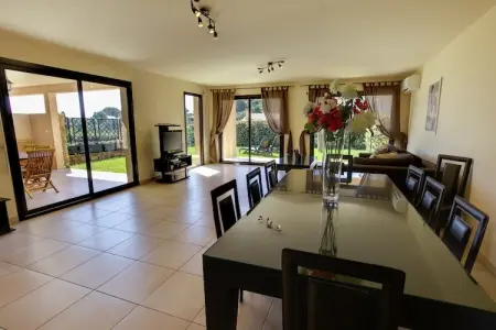 Coggia, Villa moderne à Coggia avec balcon - Photo 9