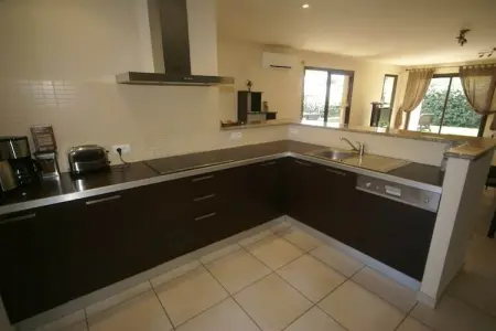 Coggia, Villa moderne à Coggia avec balcon - Photo 11