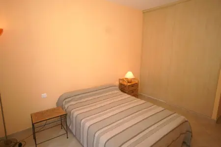 Jaune, Villa spacieuse avec piscine - Photo 11