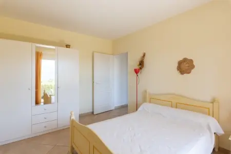 Jaune, Villa spacieuse avec piscine - Photo 12