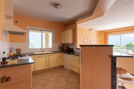 Jaune, Villa spacieuse avec piscine - Photo 19