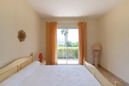 Jaune, Villa spacieuse avec piscine - Photo 22