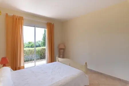 Jaune, Villa spacieuse avec piscine - Photo 23