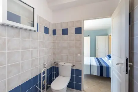 Jaune, Villa spacieuse avec piscine - Photo 26