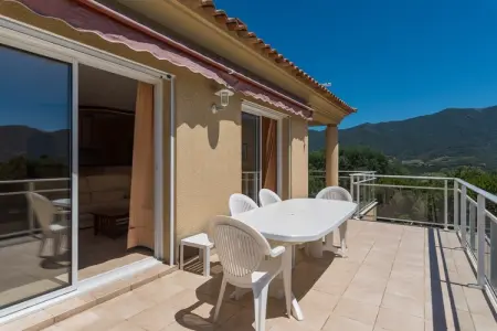 Jaune, Villa spacieuse avec piscine - Photo 31