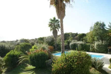Jaune, Villa spacieuse avec piscine - Photo 34