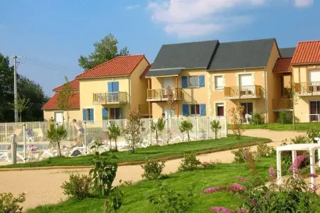 Résidence Le Hameau du Moulin 2, Appartement en France avec Vue sur Piscine - Photo 10