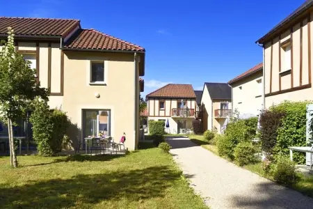 Résidence Le Hameau du Moulin 2, Appartement en France avec Vue sur Piscine - Photo 11