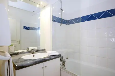 Résidence Le Hameau du Moulin 2, Appartement en France avec Vue sur Piscine - Photo 24