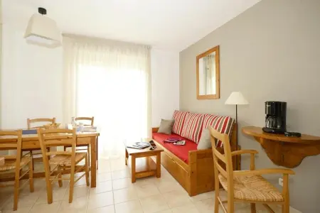 Résidence Le Hameau du Moulin 3, Appartement en France avec Vue sur Piscine - Photo 1