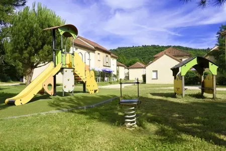 Résidence Le Hameau du Moulin 3, Appartement en France avec Vue sur Piscine - Photo 4