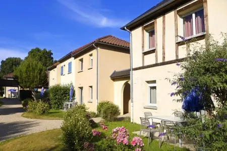 Résidence Le Hameau du Moulin 3, Appartement en France avec Vue sur Piscine - Photo 8