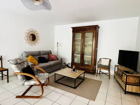 Cambo-les-Bains : Appartement T2 calme avec terrasse, parking, Internet - Photo 4