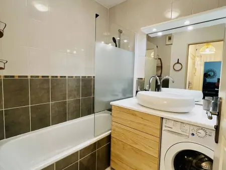 Cambo-les-Bains : Appartement T2 calme avec terrasse, parking, Internet - Photo 13