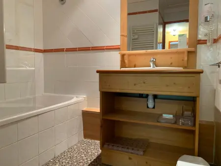Appartement Duplex Montagne 6 Pers, 52m², Balcon, Ski-Box, Confort et Calme à Pra Loup - Photo 4
