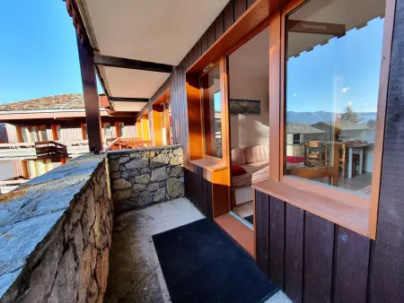Charmant 2 pièces rénové, accès skis aux pieds, proche commerces et remontées, balcon sud-ouest - Photo 9
