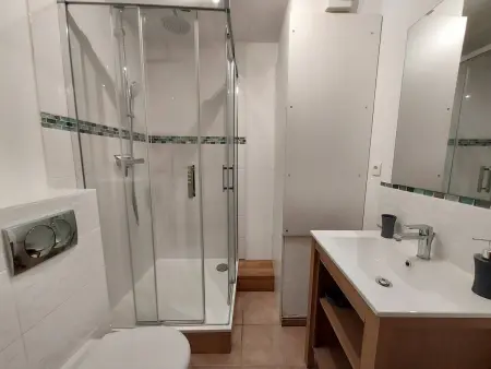 Appartement cosy 3 pièces, avec balcon et piscine, proche des pistes et commodités à La Plagne Tarentaise - Photo 5