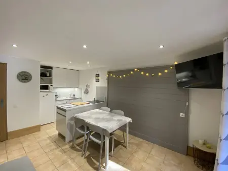 Appartement cosy 3 pièces, avec balcon et piscine, proche des pistes et commodités à La Plagne Tarentaise - Photo 9