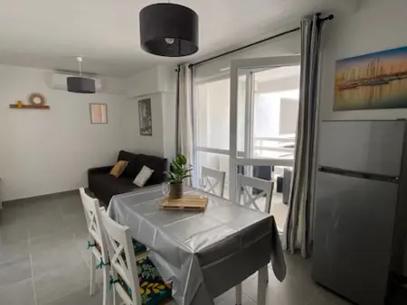 Beau T2 climatisé, 2ème étage, 4 pers, parking privé - Photo 1