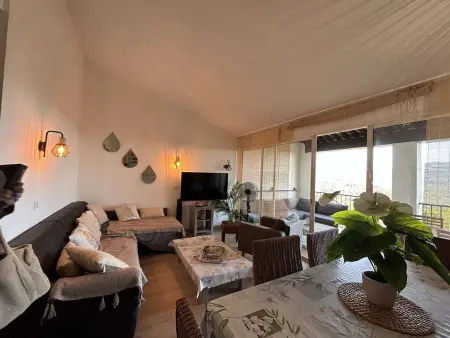Grimaud : Appartement 3 Pces avec piscine et vue mer - Photo 4