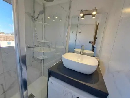 Appartement 2 pièces mezzanine climatisé avec piscine et parking privé à Marseillan - Photo 8