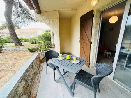 Studio en rez-de-chaussée avec terrasse, parking, à 1 km de la plage - Lumio - Photo 4
