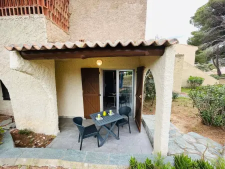 Studio en rez-de-chaussée avec terrasse, parking, à 1 km de la plage - Lumio - Photo 7
