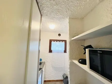 Studio en rez-de-chaussée avec terrasse, parking, à 1 km de la plage - Lumio - Photo 11