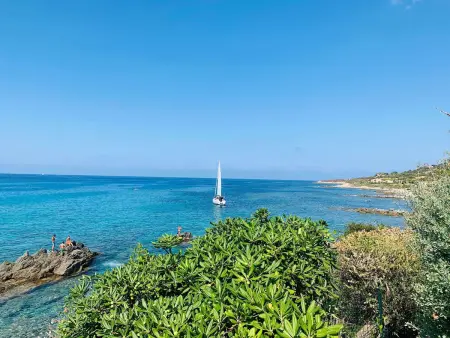 Studio en rez-de-chaussée avec terrasse, parking, à 1 km de la plage - Lumio - Photo 14