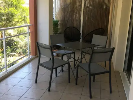Hyères : T2 avec clim, piscine & parking au Port - Photo 11