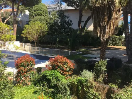 Hyères : T2 avec clim, piscine & parking au Port - Photo 12