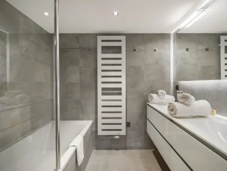 Appartement rénové 3 chambres, Courchevel 1850, avec balcon et parking - Photo 8