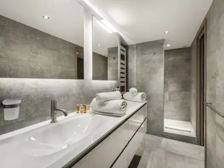 Appartement rénové 3 chambres, Courchevel 1850, avec balcon et parking - Photo 10