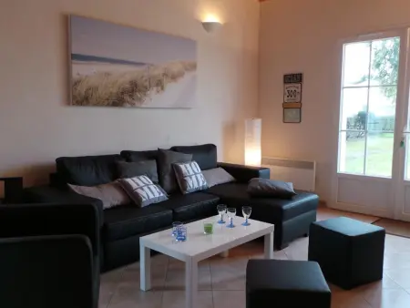 Maison lumineuse avec jardin clos, à 400m de la plage, pour 8 personnes, secteur calme - Photo 1