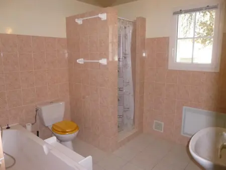 Maison lumineuse avec jardin clos, à 400m de la plage, pour 8 personnes, secteur calme - Photo 19