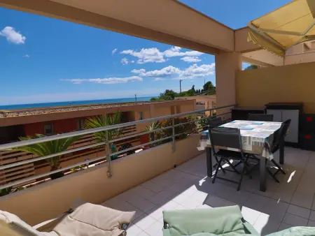 Magnifique 2 pièces rénové avec climatisation et parking privé - Photo 1