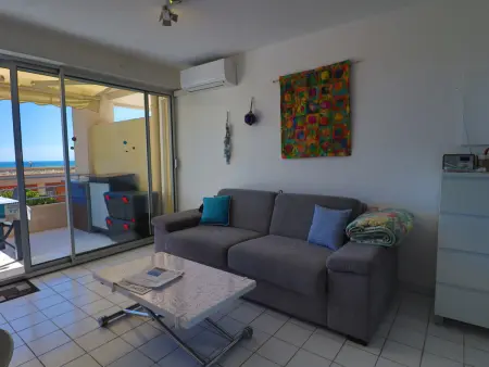 Magnifique 2 pièces rénové avec climatisation et parking privé - Photo 2