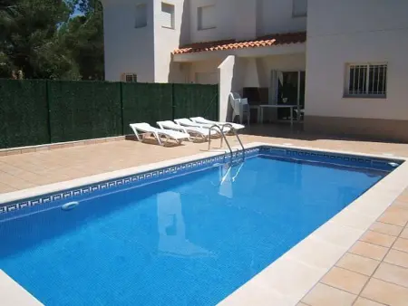 Villa moderne avec jardin et piscine privée proche de Cala Llobeta - Photo 1