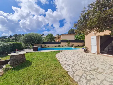 Villa spacieuse avec piscine et vue mer à Cavalaire - Photo 15