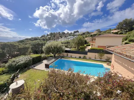 Villa spacieuse avec piscine et vue mer à Cavalaire - Photo 16