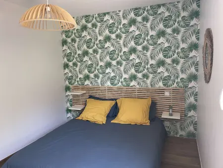 Villa moderne avec piscine privée et grand terrain en centre-ville - Photo 7