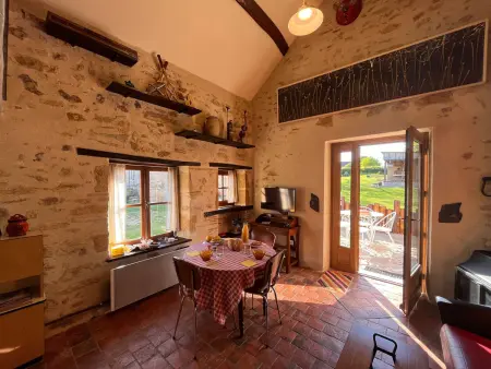 Gîte  Tout Inclus  en Campagne Berrichonne avec Terrasse & Parking Privé - Photo 3