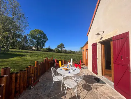 Gîte  Tout Inclus  en Campagne Berrichonne avec Terrasse & Parking Privé - Photo 7
