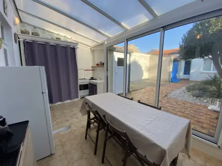 Maison à Fouras, 3 chambres, cour ombragée, proche centre et plages - Photo 1