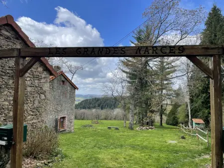 Écrin de verdure pour couple avec parking, Gite 2 personnes à Châtel Montagne - Photo 9