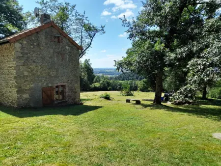 Écrin de verdure pour couple avec parking, Gite 2 personnes à Châtel Montagne - Photo 13
