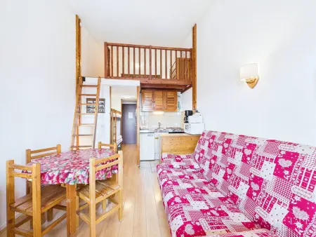 Studio Mezzanine avec Balcon Exposé Sud, Pieds des Pistes, Proche Commerces et Garderie - Photo 2